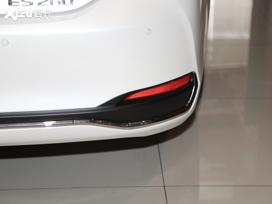 2020׿_˹ES 260 ׿Խ