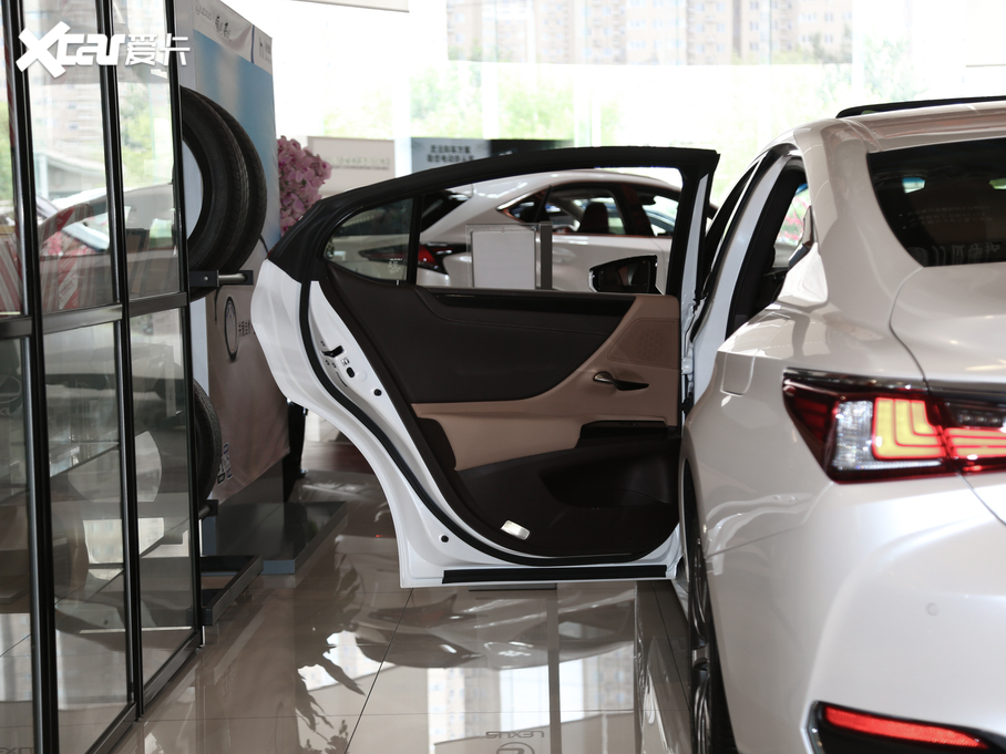 2020׿_˹ES 260 ׿Խ