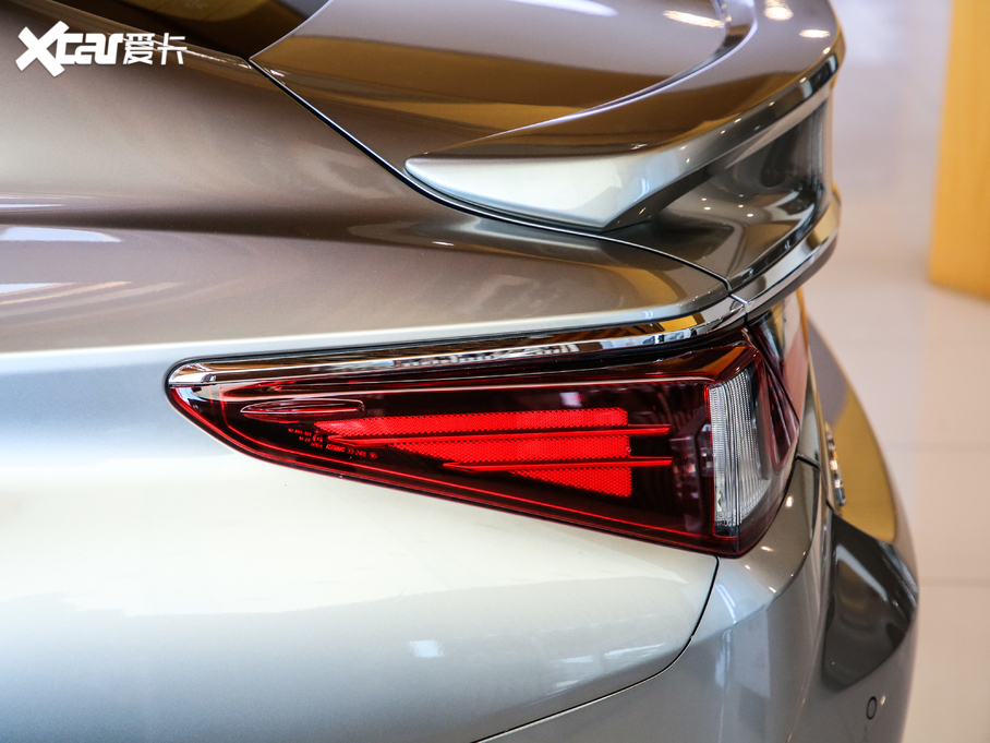 2020׿_˹ES 300h ׿Խ