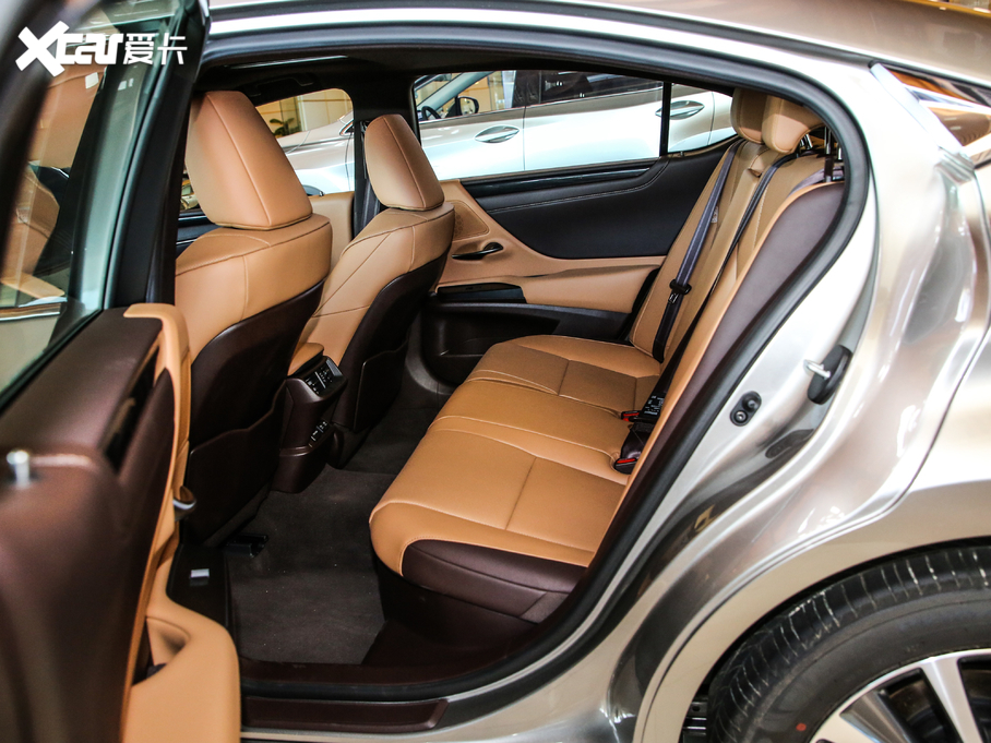 2020׿_˹ES 300h ׿Խ