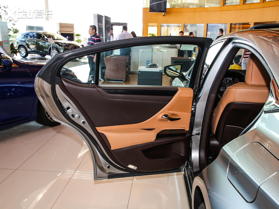 2020׿_˹ES 300h ׿Խ