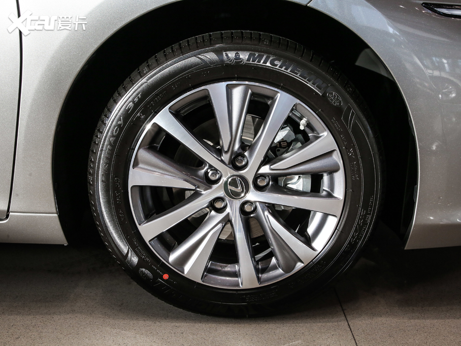 2020׿_˹ES 260 ׿Խ