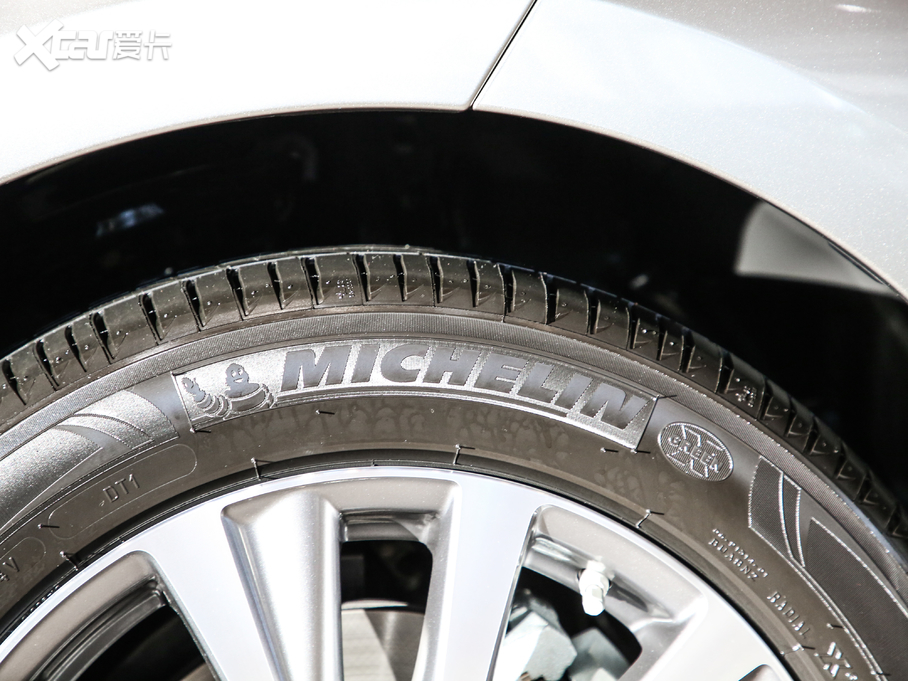 2020׿_˹ES 260 ׿Խ