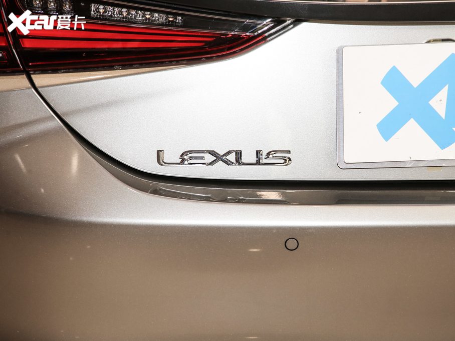 2020׿_˹ES 260 ׿Խ