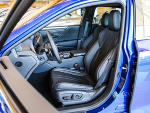 2020款260 F SPORT 主驾驶座椅