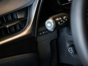 2020260 F SPORT п؅^