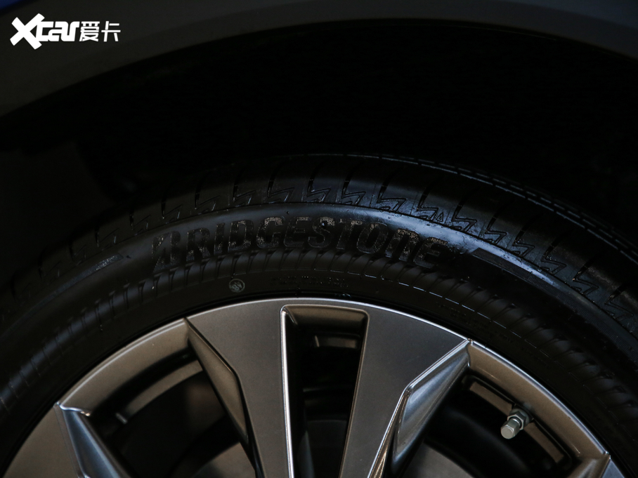 2020׿_˹UX 200 F SPORT