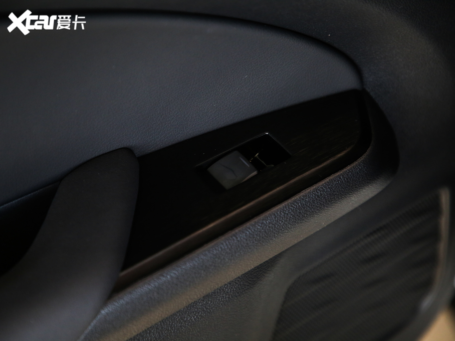 2020׿_˹UX 200 F SPORT