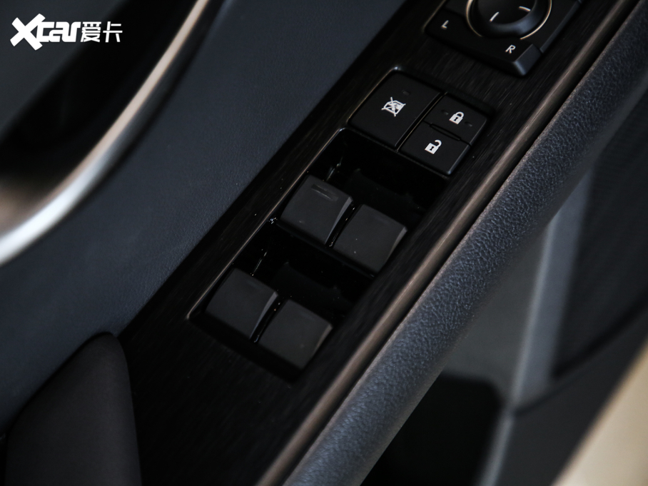 2020׿_˹UX 200 F SPORT