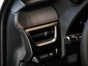 2020200 F SPORT п؅^