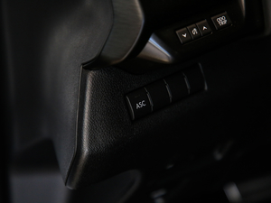 2020200 F SPORT п؅^