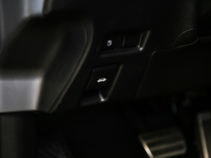 2020200 F SPORT п؅^