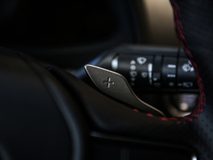 2020200 F SPORT п؅^