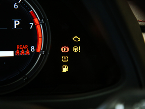 2020200 F SPORT п؅^