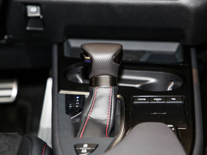 2020200 F SPORT п؅^