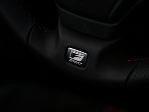 2020200 F SPORT п؅^