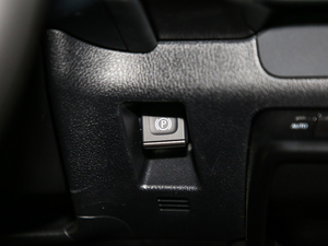 2020款300e 纯·悦版 驻车制动器