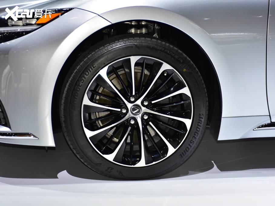 2021���׿��_˹LS 500h ������