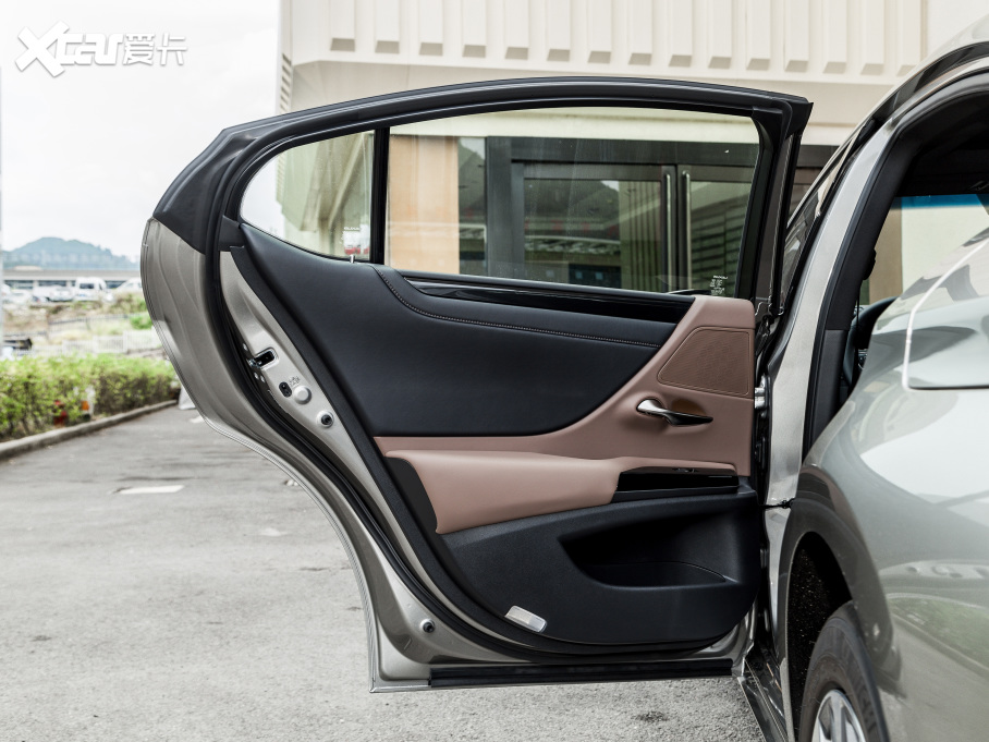 2021׿_˹ES 300h ׿Խ