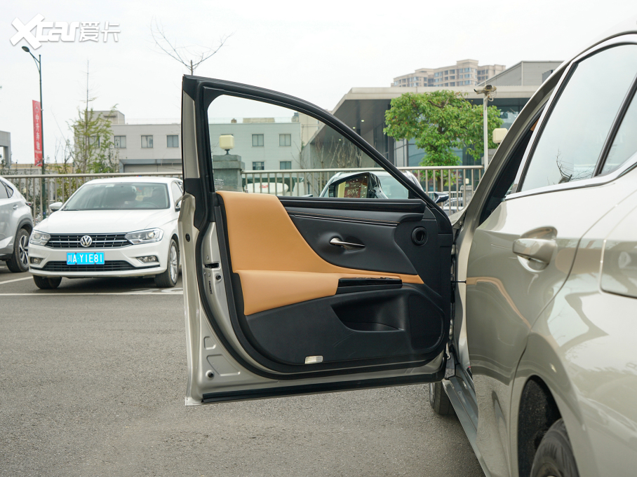 2021׿_˹ES 200 ׿Խ