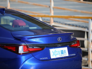 2021300h F SPORT (ji)^