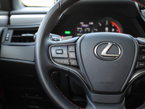 2021300h F SPORT п؅^