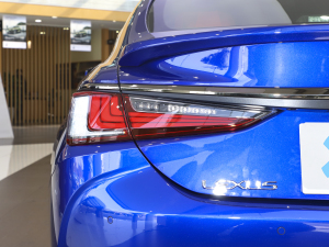 2021款260 F SPORT 细节外观