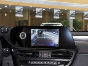 2021260 F SPORT п؅^