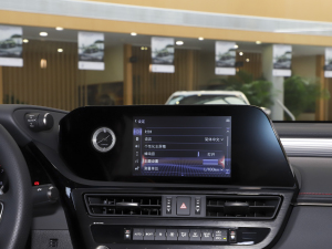 2021260 F SPORT п؅^