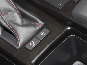 2021260 F SPORT п؅^