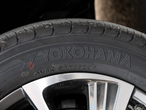 2020200h Ӣ ɫ ݆̥Ʒ