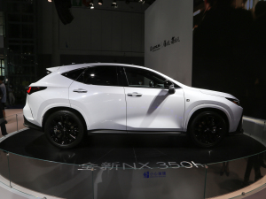 2022350h ȫ F SPORT w^