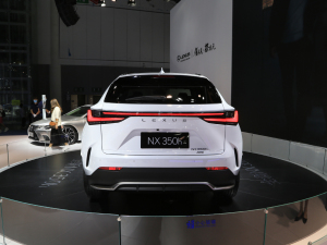 2022350h ȫ F SPORT w^