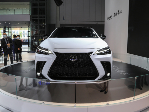 2022350h ȫ F SPORT w^