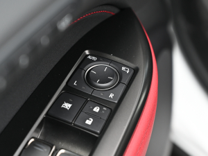 2022350h ȫ F SPORT п؅^