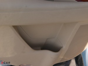2009款450h 前门储物空间