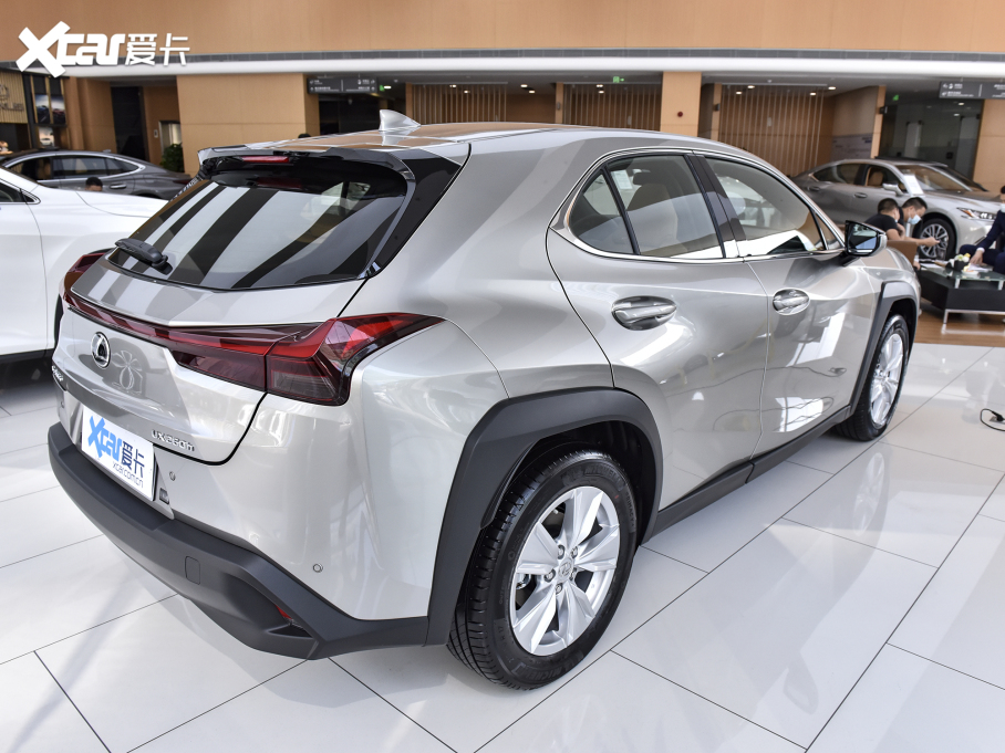 2022׿_˹UX 260h ̽Ȥ