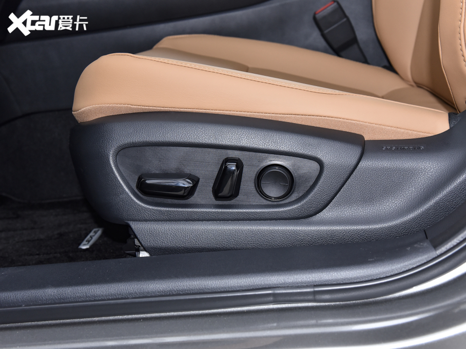 2022׿_˹UX 260h ̽Ȥ