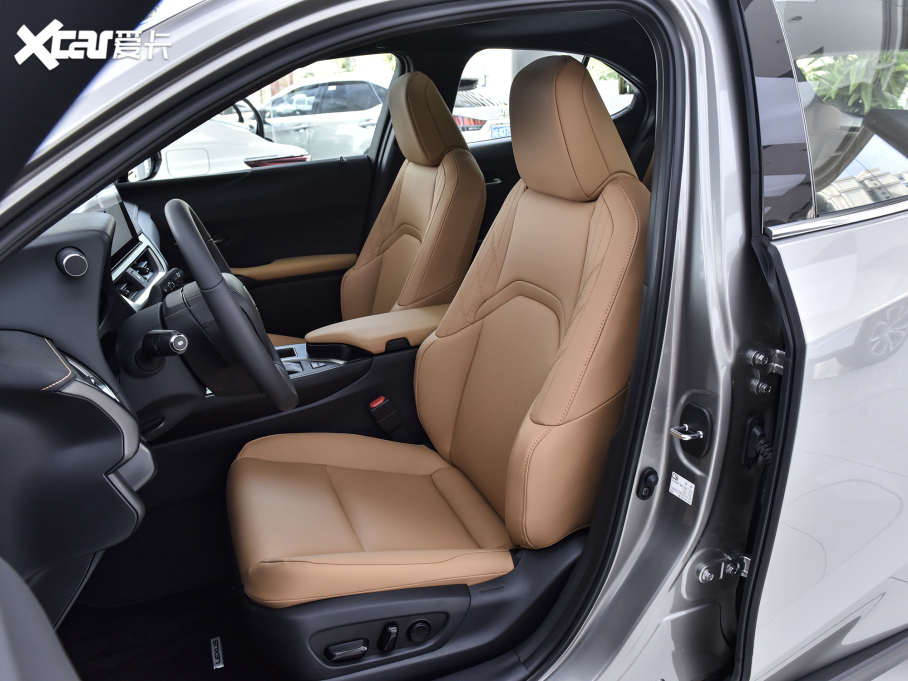 2022׿_˹UX 260h ̽Ȥ