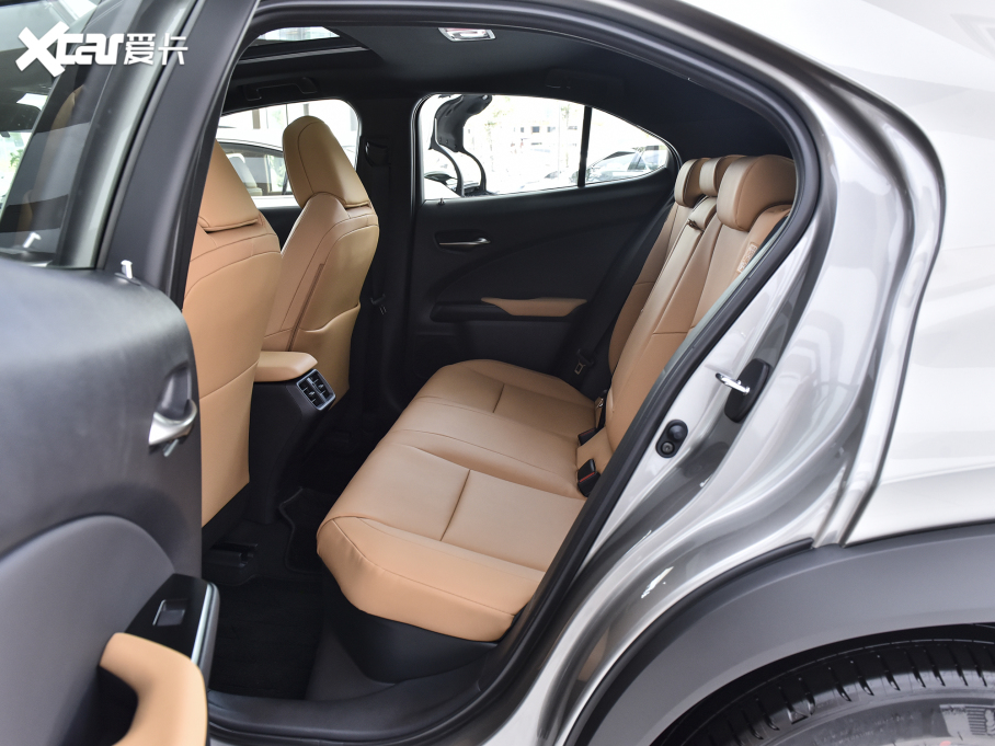 2022׿_˹UX 260h ̽Ȥ