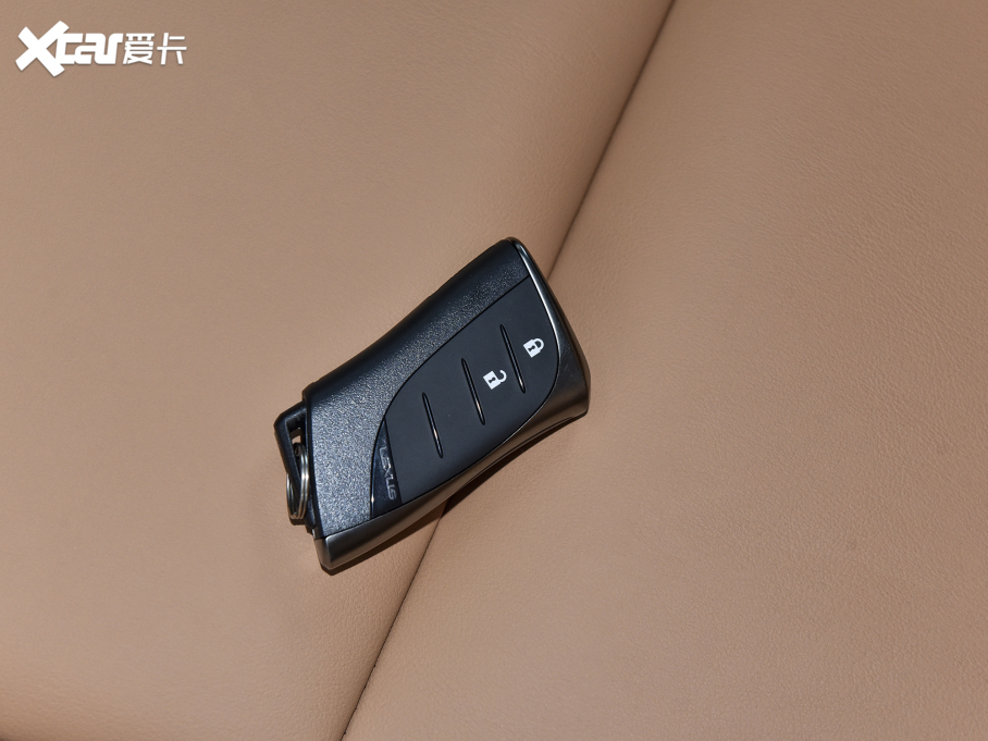 2022׿_˹UX 260h ̽Ȥ