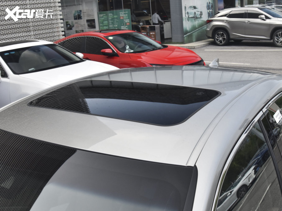 2022׿_˹ES 200 ׿Խ