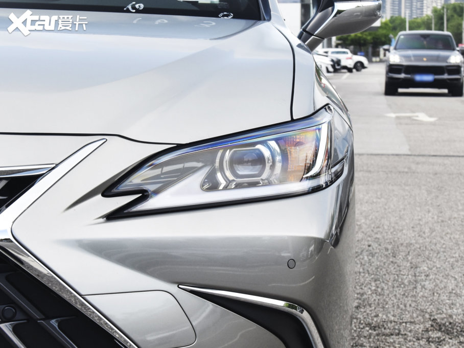 2022׿_˹ES 200 ׿Խ