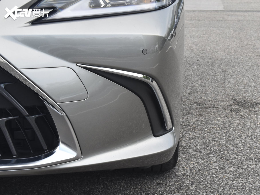 2022׿_˹ES 200 ׿Խ