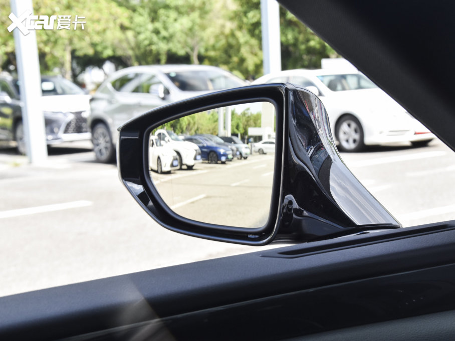 2022׿_˹ES 200 ׿Խ