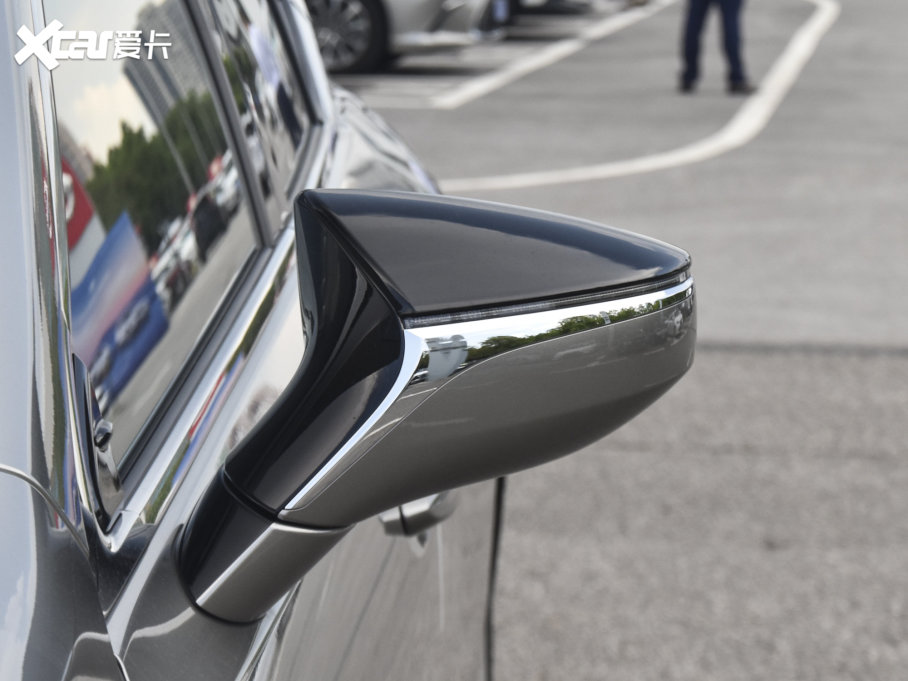 2022׿_˹ES 200 ׿Խ