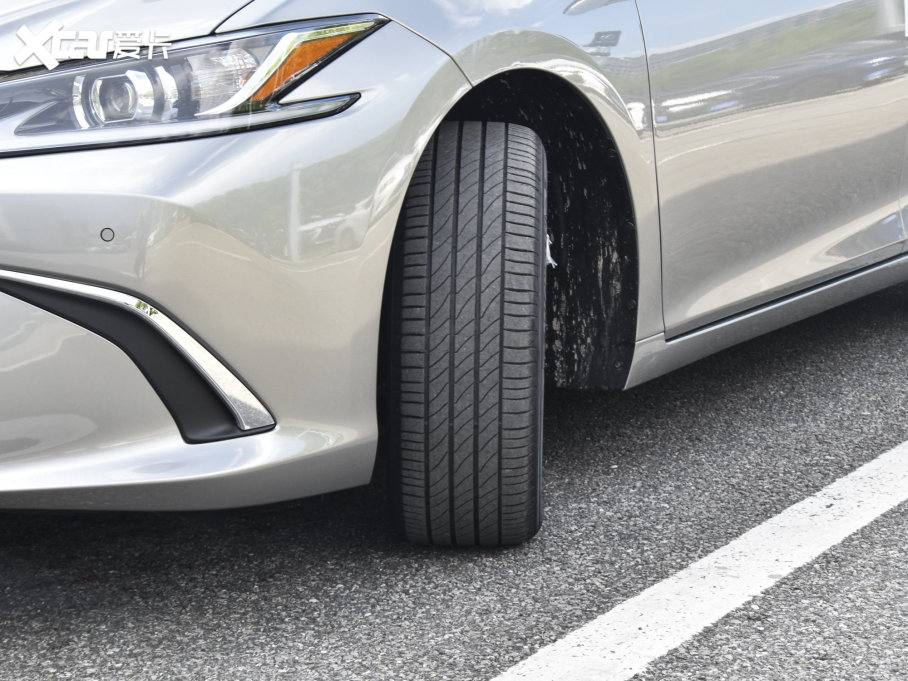 2022׿_˹ES 200 ׿Խ