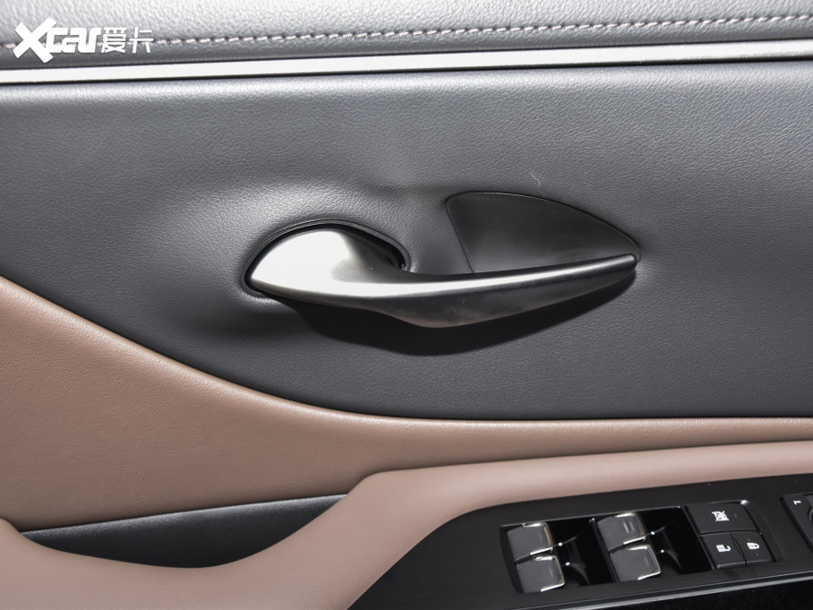 2022׿_˹ES 200 ׿Խ