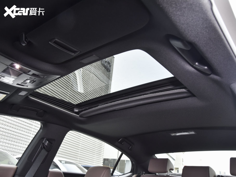 2022׿_˹ES 200 ׿Խ