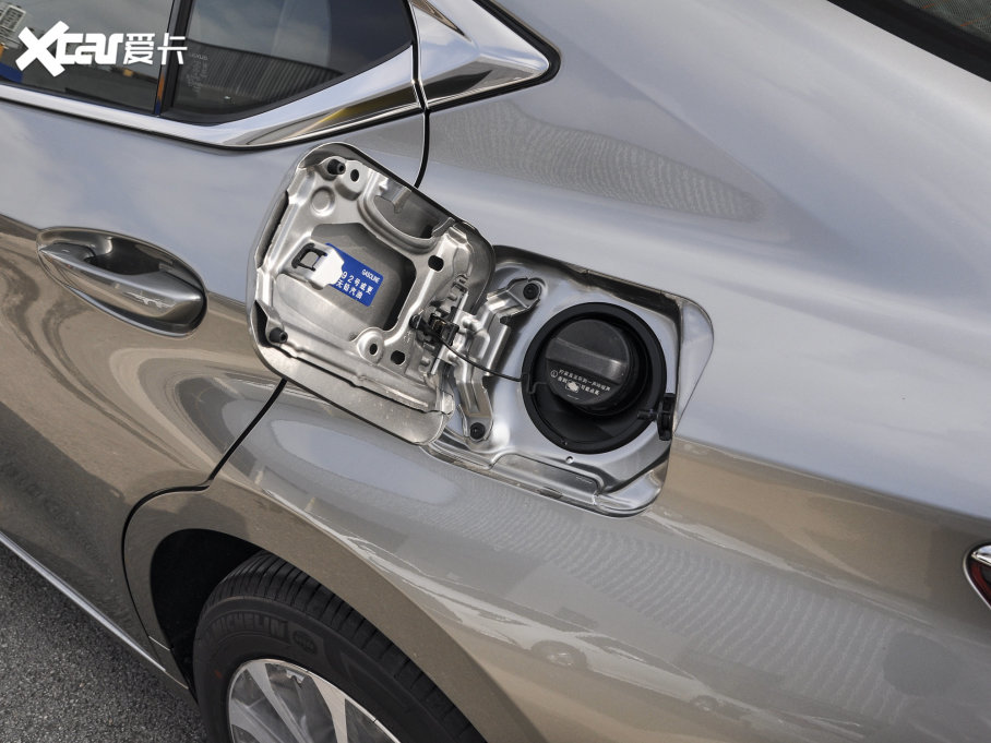 2022׿_˹ES 260 ׿Խ